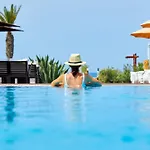 Boutique Esplanade فندق 4*
