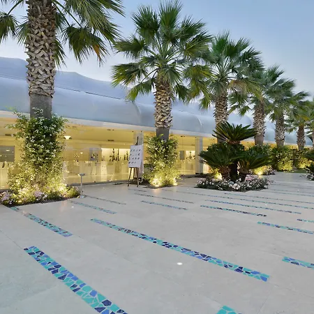 Boutique Esplanade Hotel 4*